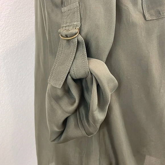 Trina Turk dark green long sleeve half button down silk blouse size m - Picture 5 of 9